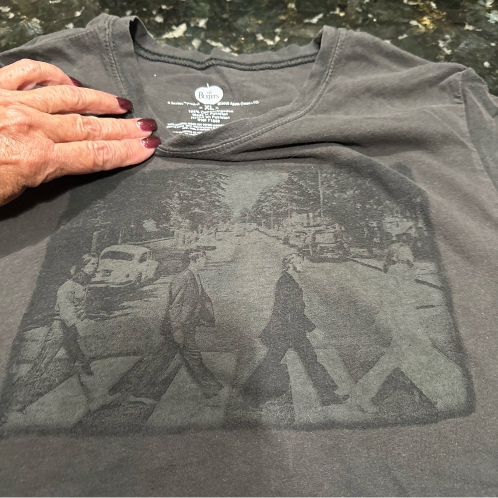 Official Beatles Abby Road T-Shirt - Black On Grey Size XL  100% Cotton